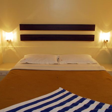 Hotel Golden Palace Pvt Ltd Βομβάη Εξωτερικό φωτογραφία
